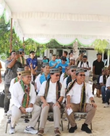 Bupati Edi Endi Resmikan PLTS dan Program Pemulihan Terumbu Karang di Pulau Seraya