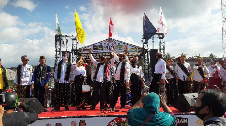 Didesak Dibatalkan, Dukungan Terhadap Paket Edi-Weng Terus Mengalir