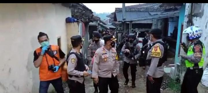 Densus 88 Geledah Rumah Terduga Teroris di Sukabumi, Berikut Penjelasannya