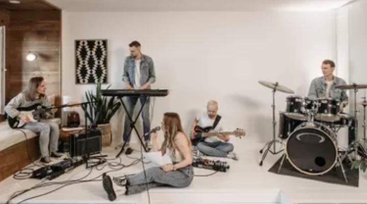 Potensi Investasi dan Ekspor Musik Indonesia Timur Dari Labuan Bajo