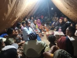 Ketua DPD PAN Mabar Sambangi Tenda Korban di Desa Pondo